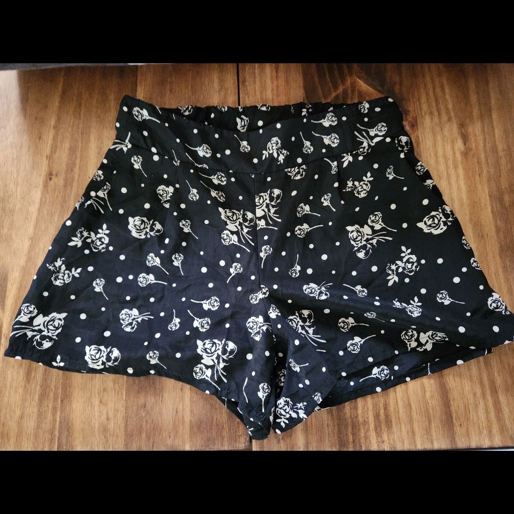 Charlotte Russe Black & White Shorts Mid-Rise Rose Pattern